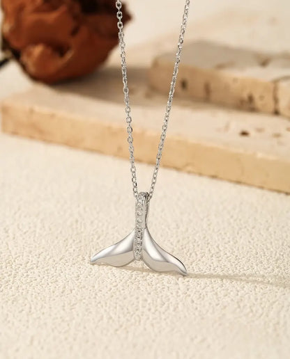 Valfena Halsband - polerad silverfena med pavéinfattad hänka, kedja 40+5 cm, 925 sterlingsilver