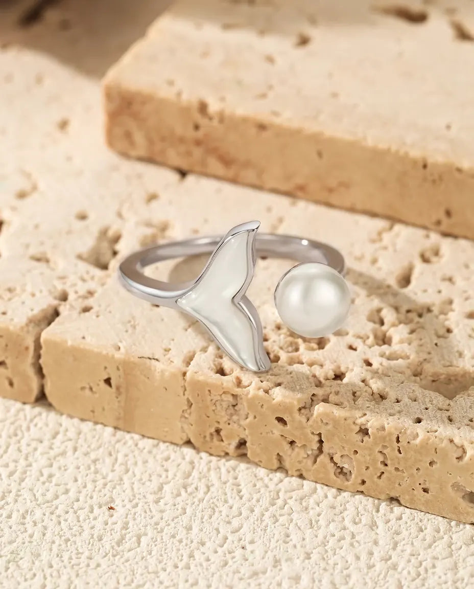 Valfena Ring med Pärla - öppen justerbar skena med vit fena, 925 sterlingsilver