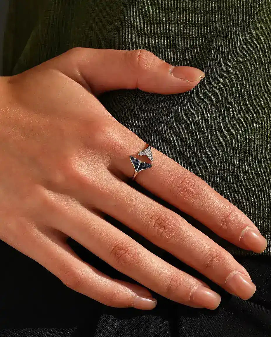 Valstjärt Ring öppen justerbar - blå och vita stenar, storlek US 6 till 9, 925 sterlingsilver